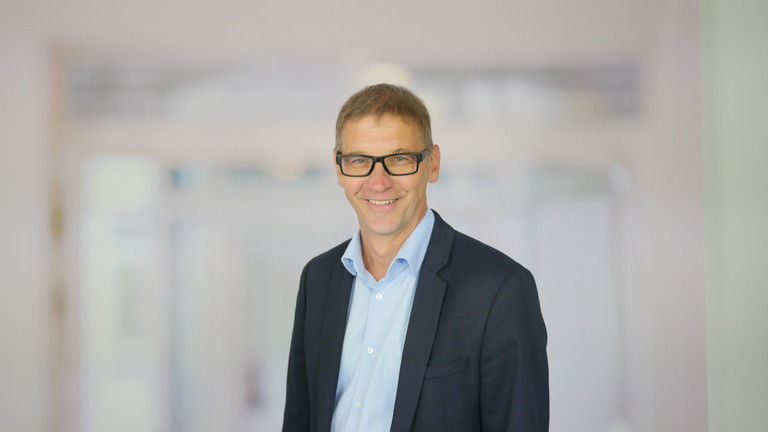 Dirk Brigmann ist neuer Geschäftsführer der Beratung + Leben GmbH Dirk Brigmann ist seit 1. September neuer Geschäftsführer der Beratung + Leben GmbH